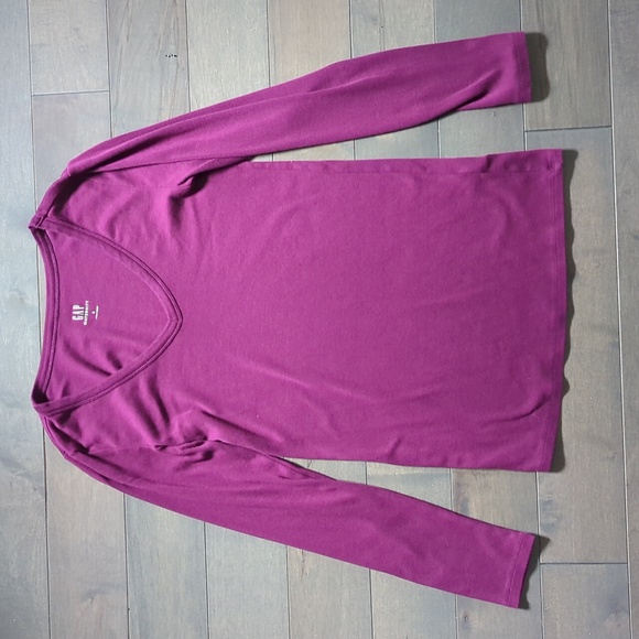 Gap S Maternity Long Sleeve Tee - Picture 1 of 6